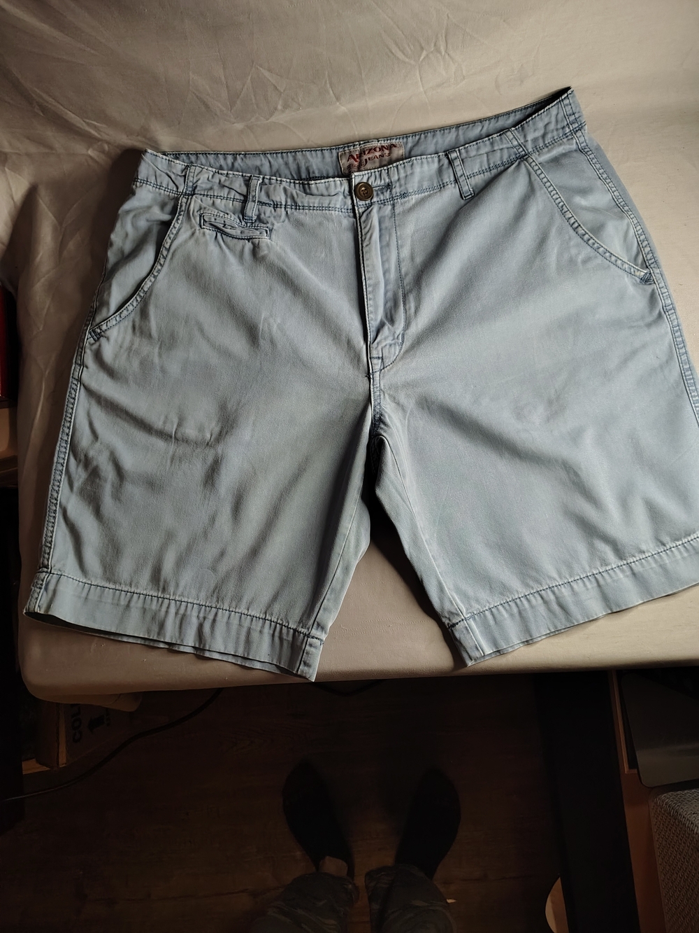Vintage Arizona Jean Co Men's Light Blue Chino Short Flat Front and zip closure
